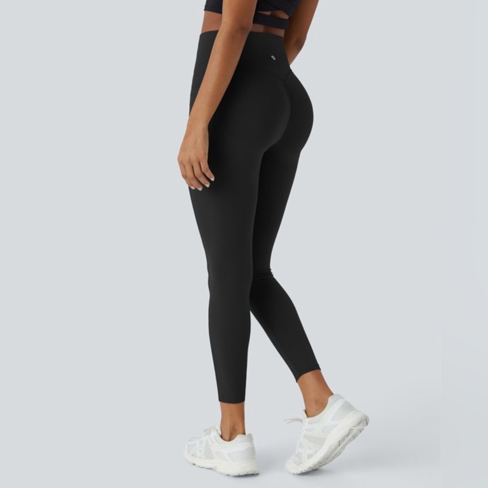 HALARA Black High-Waisted Leggings for Active Wear